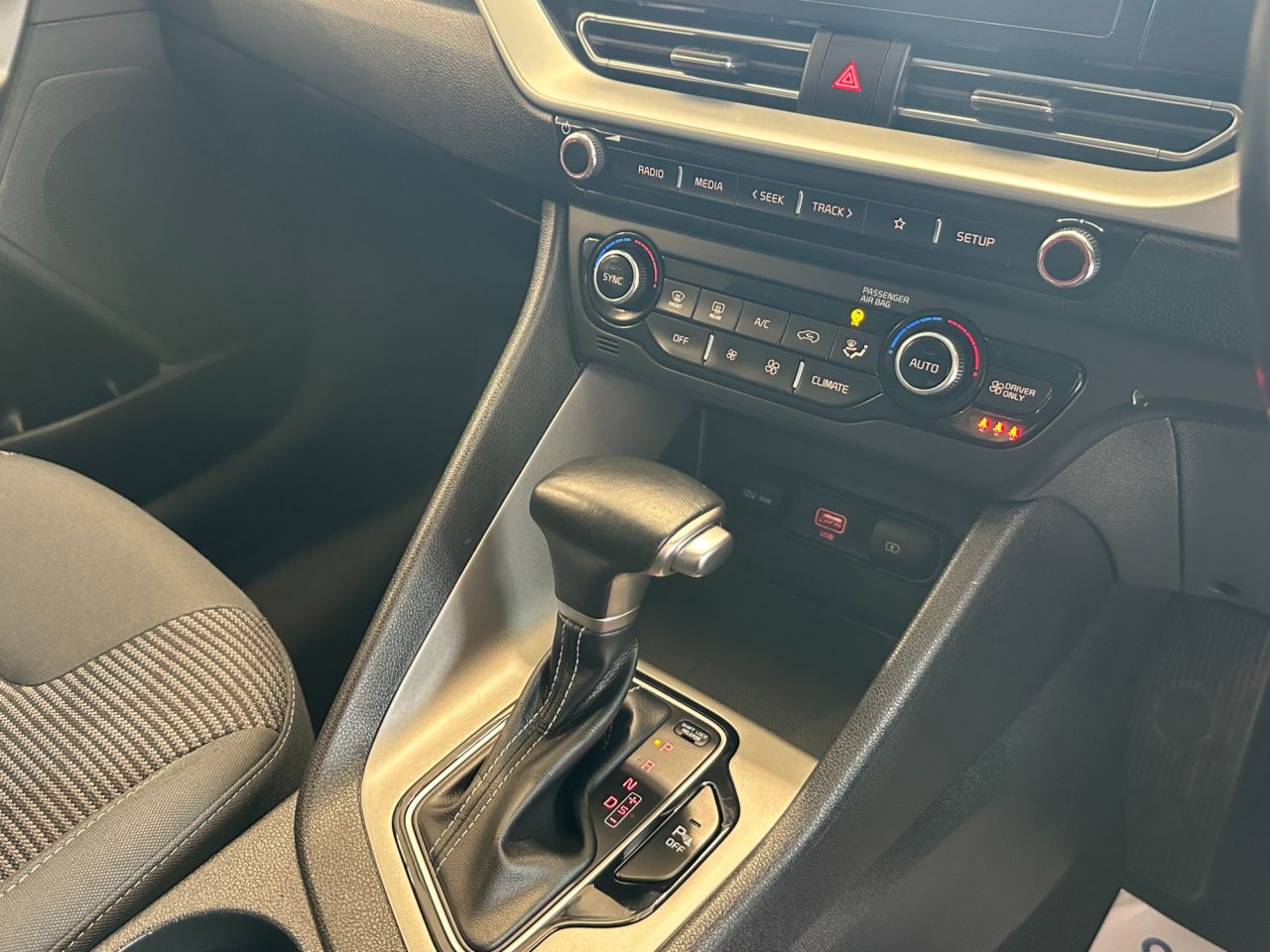2022 KIA NIRO 1.6 GDi 2 SUV 5dr Petrol Hybrid DCT Euro 6 (s/s) (139 bhp) - vehicle photo 25 for sale on PureCar