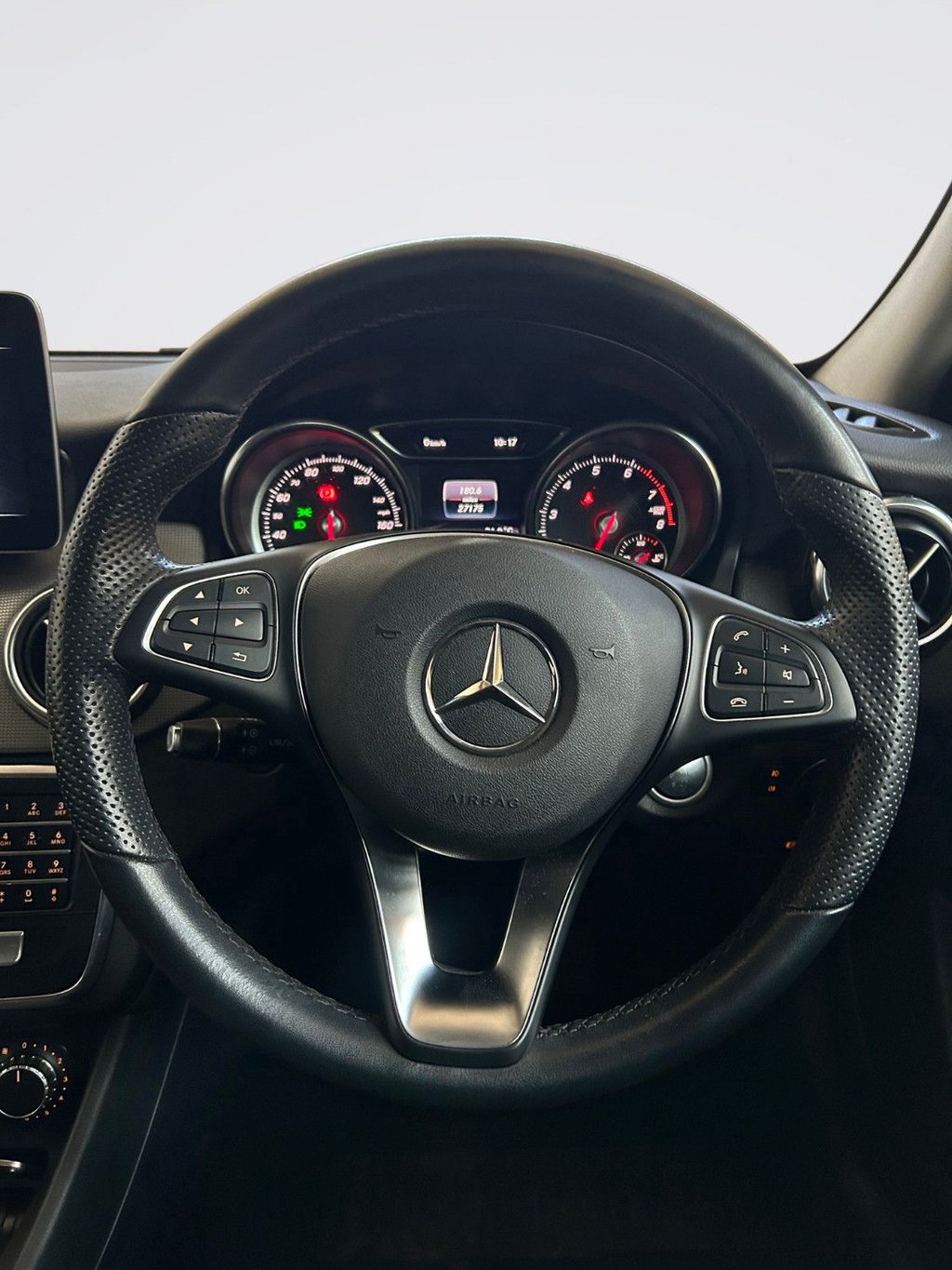 2019 Mercedes-Benz GLA — image 9