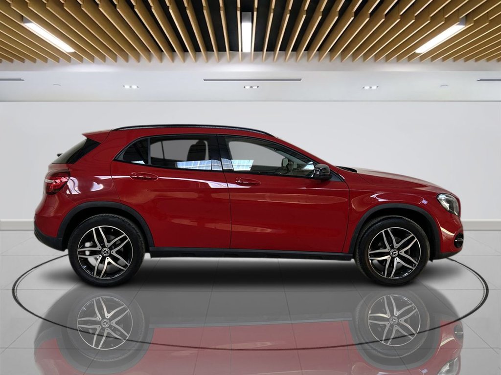 2019 Mercedes-Benz GLA — image 4
