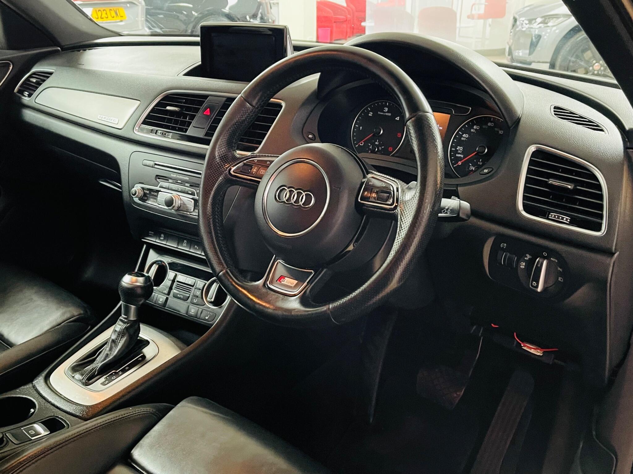 2016 66 AUDI Q3