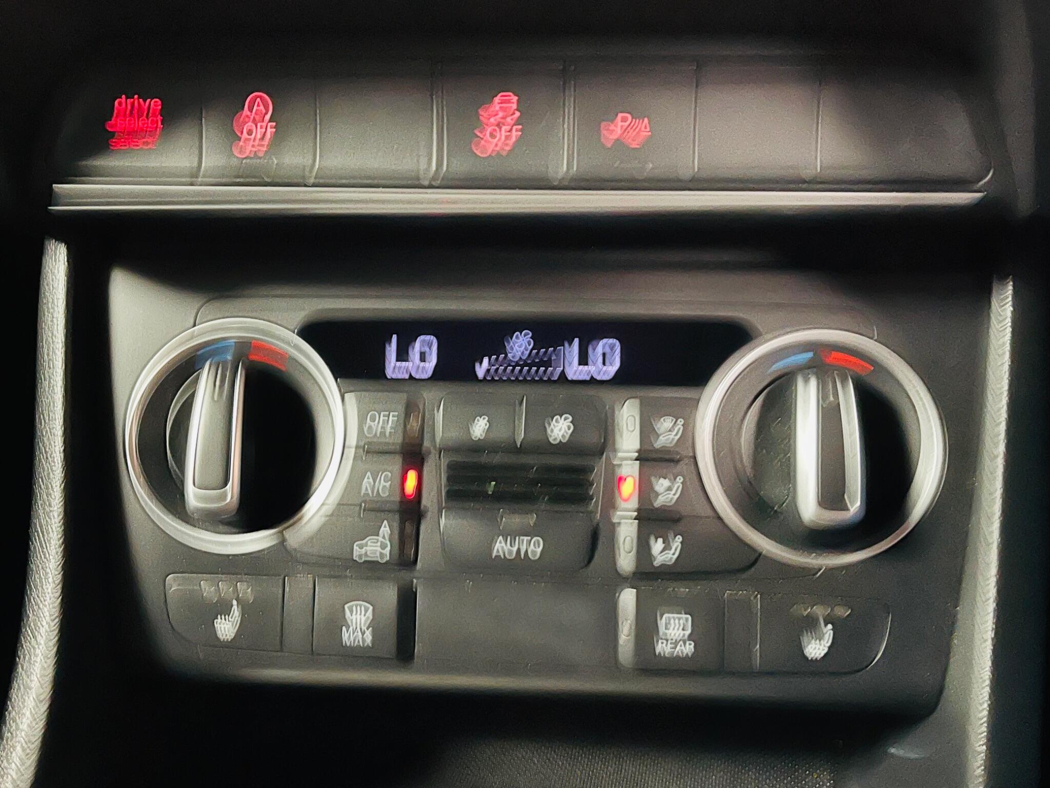 2016 66 AUDI Q3