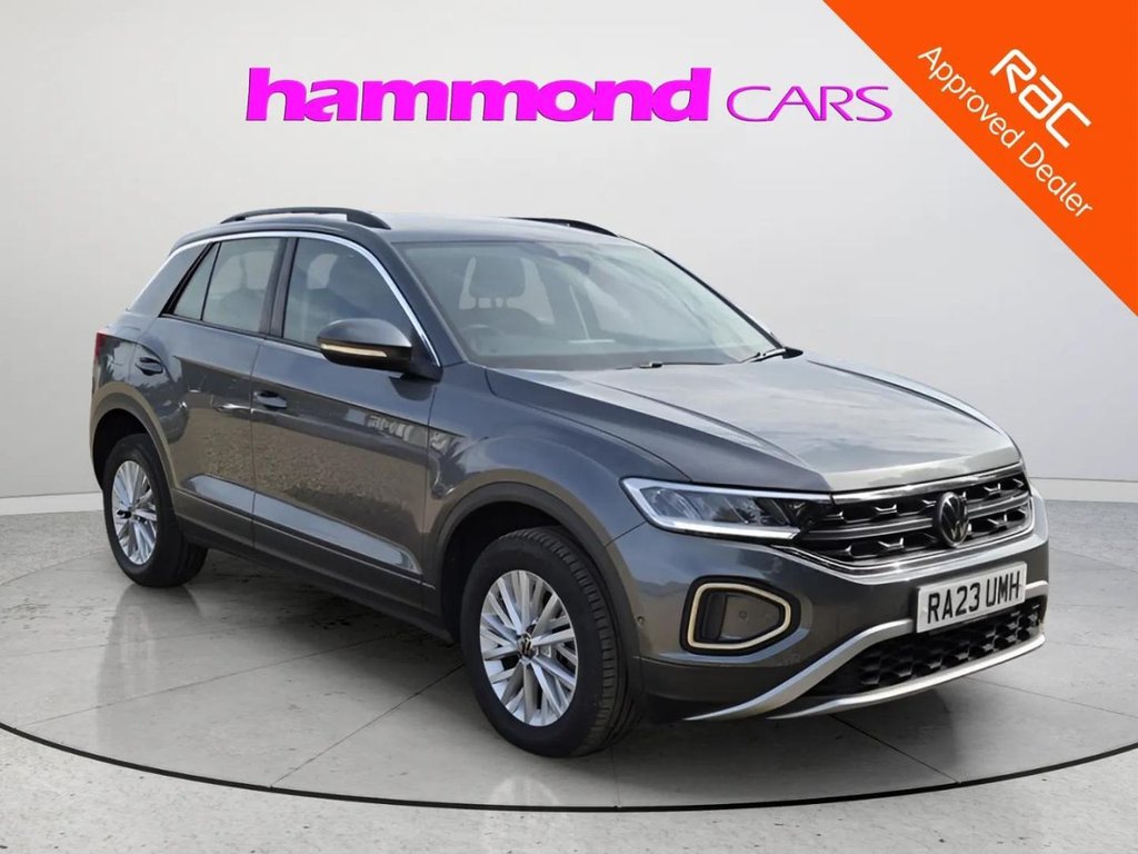 2023 Volkswagen T-Roc — image 5