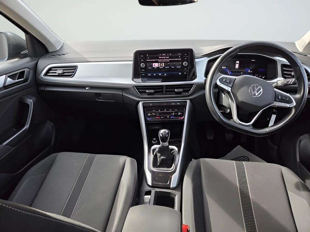 2023 Volkswagen T-Roc — image 8