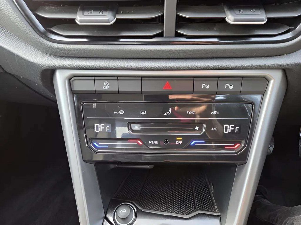 2023 Volkswagen T-Roc — image 15