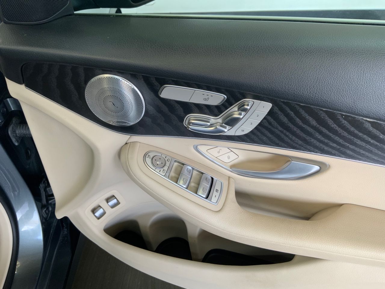 2018 MERCEDES GLC 3.0 GLC350d V6 Sport (Premium Plus) SUV 5dr Diesel G-Tronic 4MATIC Euro 6 ( - vehicle photo 22 for sale on PureCar