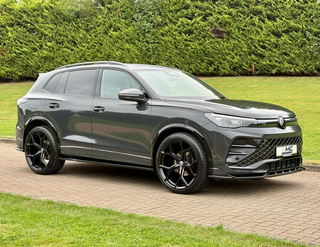 2024 VOLKSWAGEN TIGUAN 1.5 eTSI MHEV R-Line SUV 5dr Petrol Hybrid DSG Euro 6 (s/s) (150 ps) - vehicle photo 5 for sale on PureCar