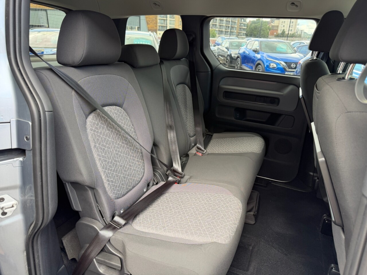 2024 VOLKSWAGEN ID. BUZZ Pro 77kWh Life MPV 5dr Electric Auto (204 ps) ONLY 45669 GENUINE LOW MILES - vehicle photo 12 for sale on PureCar