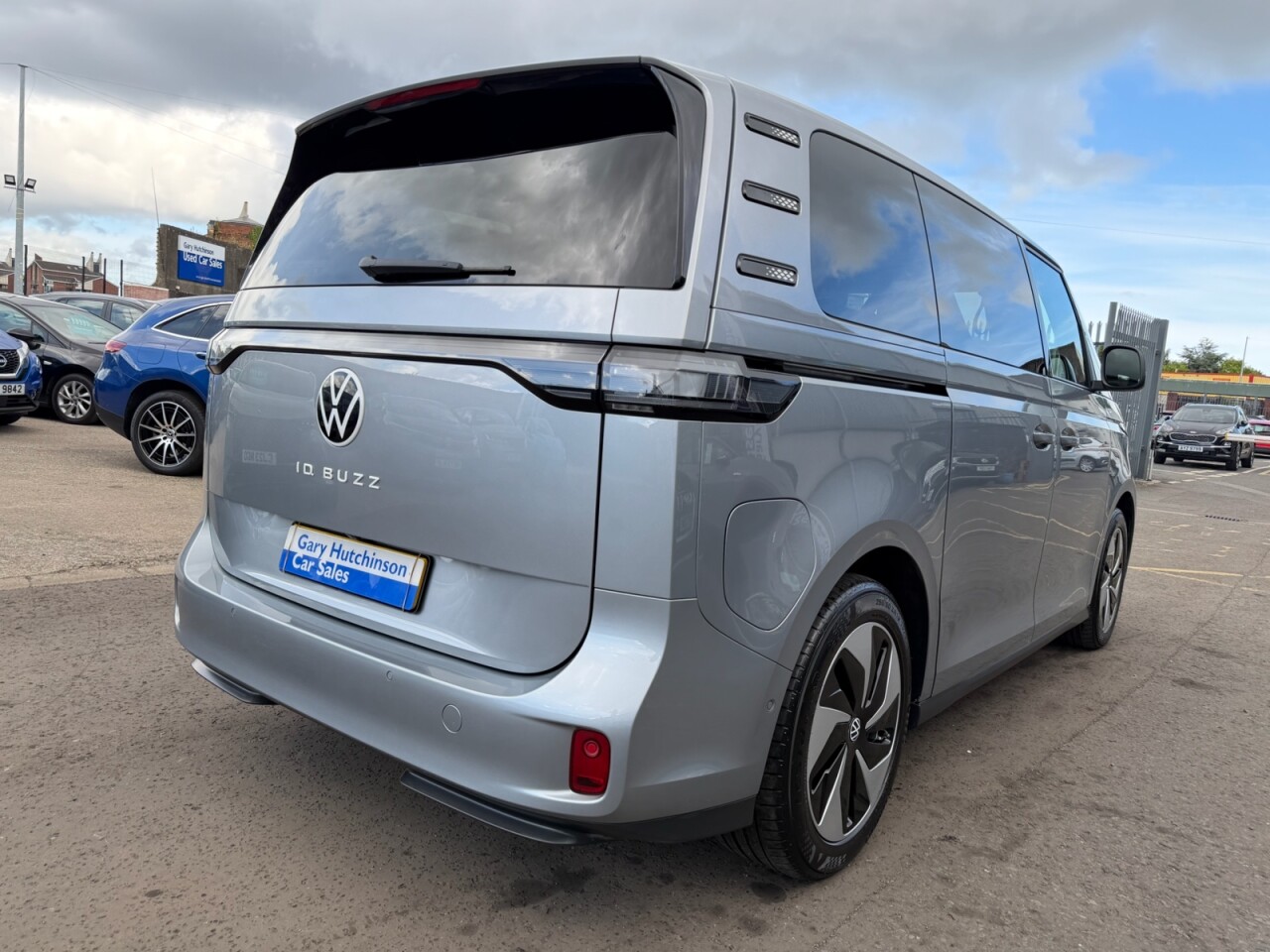 2024 VOLKSWAGEN ID. BUZZ Pro 77kWh Life MPV 5dr Electric Auto (204 ps) ONLY 45669 GENUINE LOW MILES - vehicle photo 31 for sale on PureCar