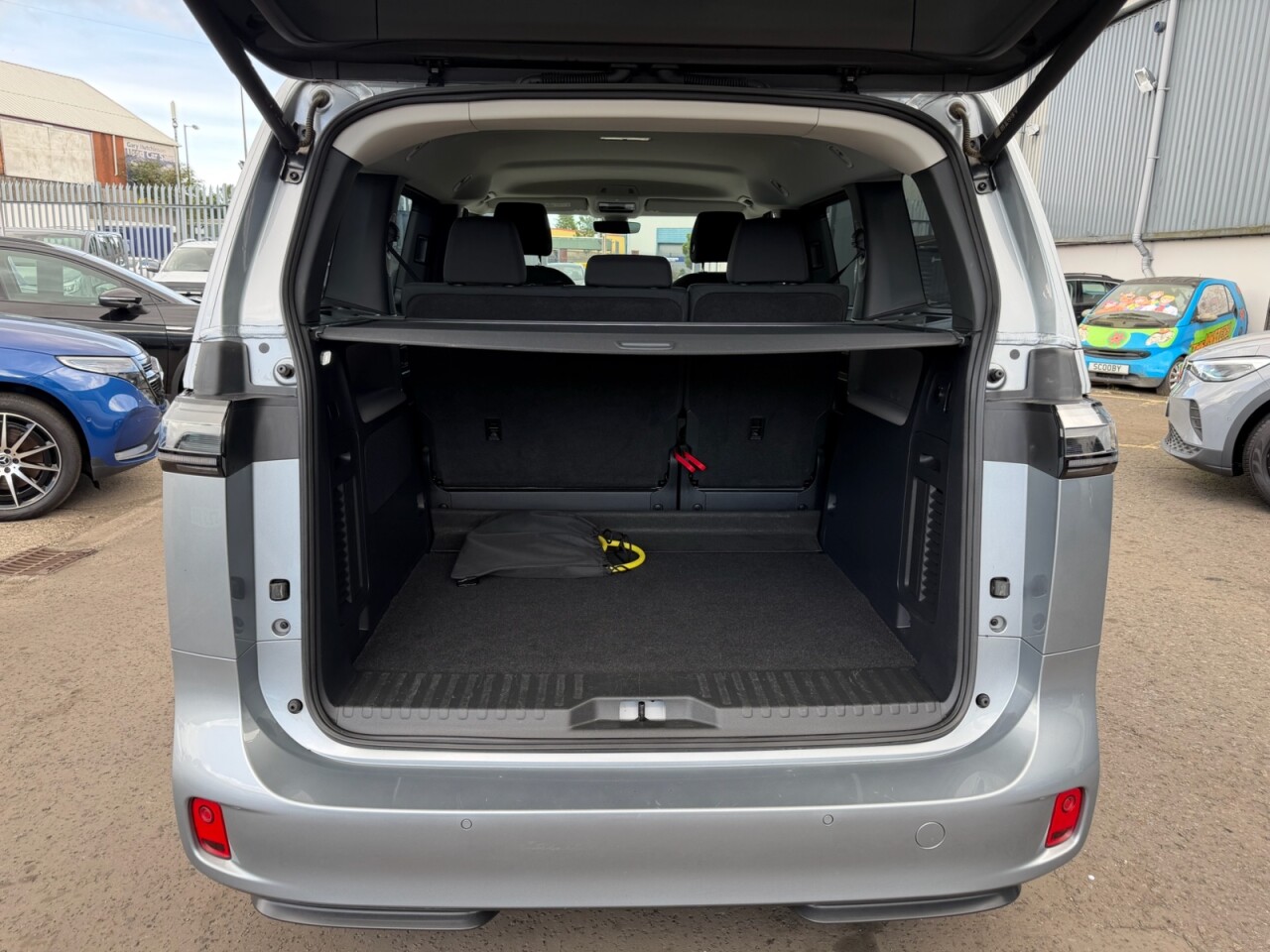 2024 VOLKSWAGEN ID. BUZZ Pro 77kWh Life MPV 5dr Electric Auto (204 ps) ONLY 45669 GENUINE LOW MILES - vehicle photo 22 for sale on PureCar