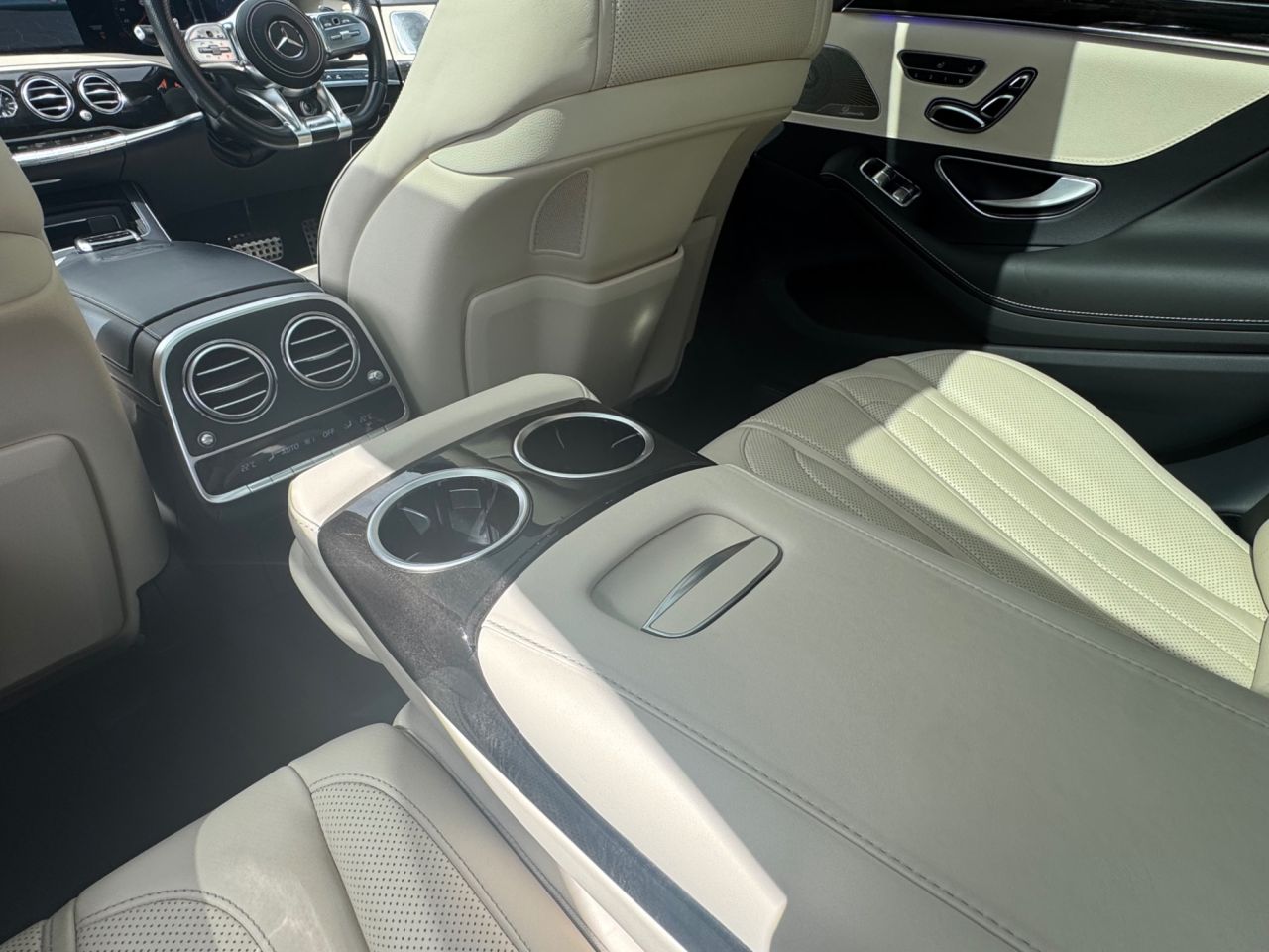 2018 MERCEDES S CLASS 4.0 S63L V8 BiTurbo AMG (Executive) Saloon 4dr Petrol SpdS MCT Euro 6 (s/s) - vehicle photo 19 for sale on PureCar