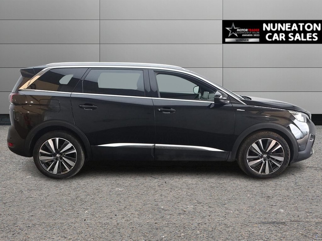 2020 Peugeot 5008 — image 2