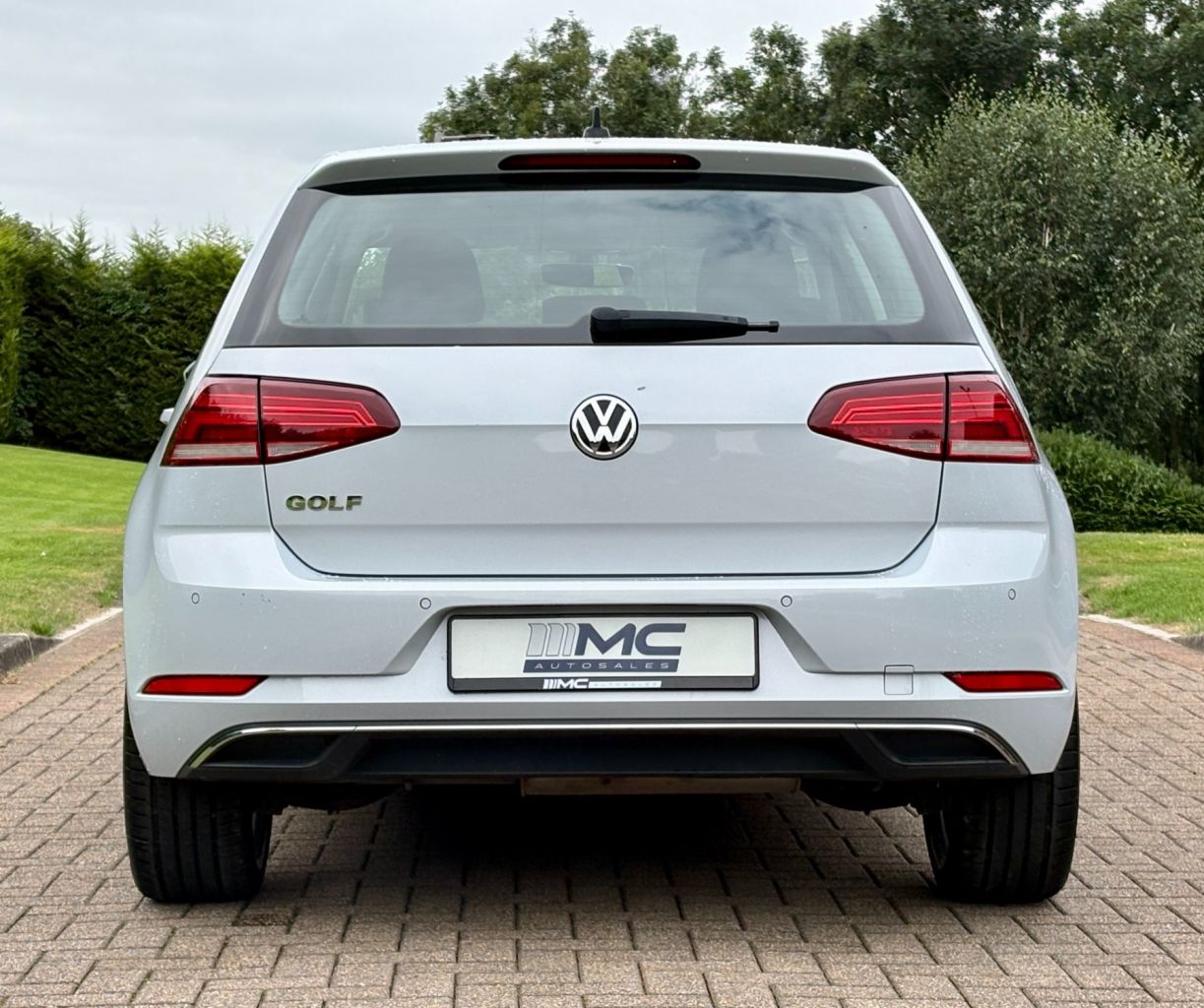 2019 VOLKSWAGEN GOLF 1.6 TDI SE Nav Hatchback 5dr Diesel Manual Euro 6 (s/s) (115 ps) - vehicle photo 9 for sale on PureCar