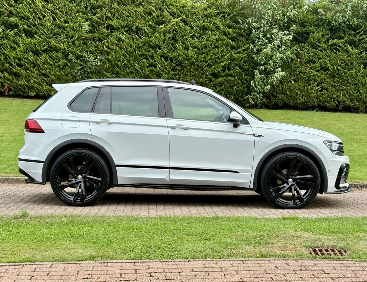 2020 VOLKSWAGEN TIGUAN 2.0 TDI R-Line Tech SUV 5dr Diesel DSG 4Motion Euro 6 (s/s) (150 ps) - vehicle photo 7 for sale on PureCar
