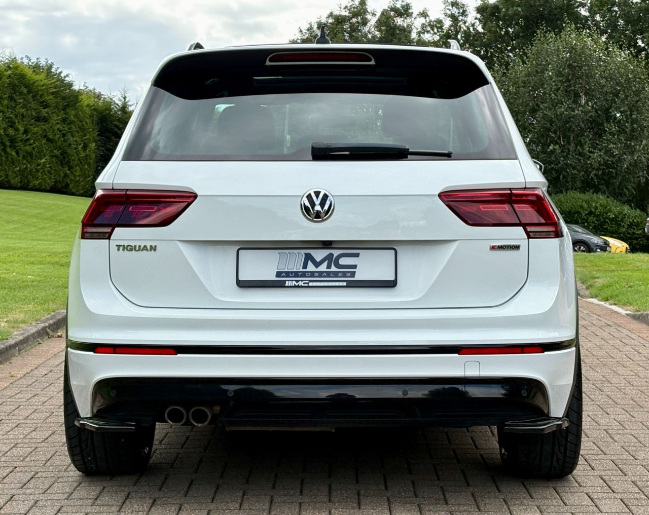 2020 VOLKSWAGEN TIGUAN 2.0 TDI R-Line Tech SUV 5dr Diesel DSG 4Motion Euro 6 (s/s) (150 ps) - vehicle photo 9 for sale on PureCar