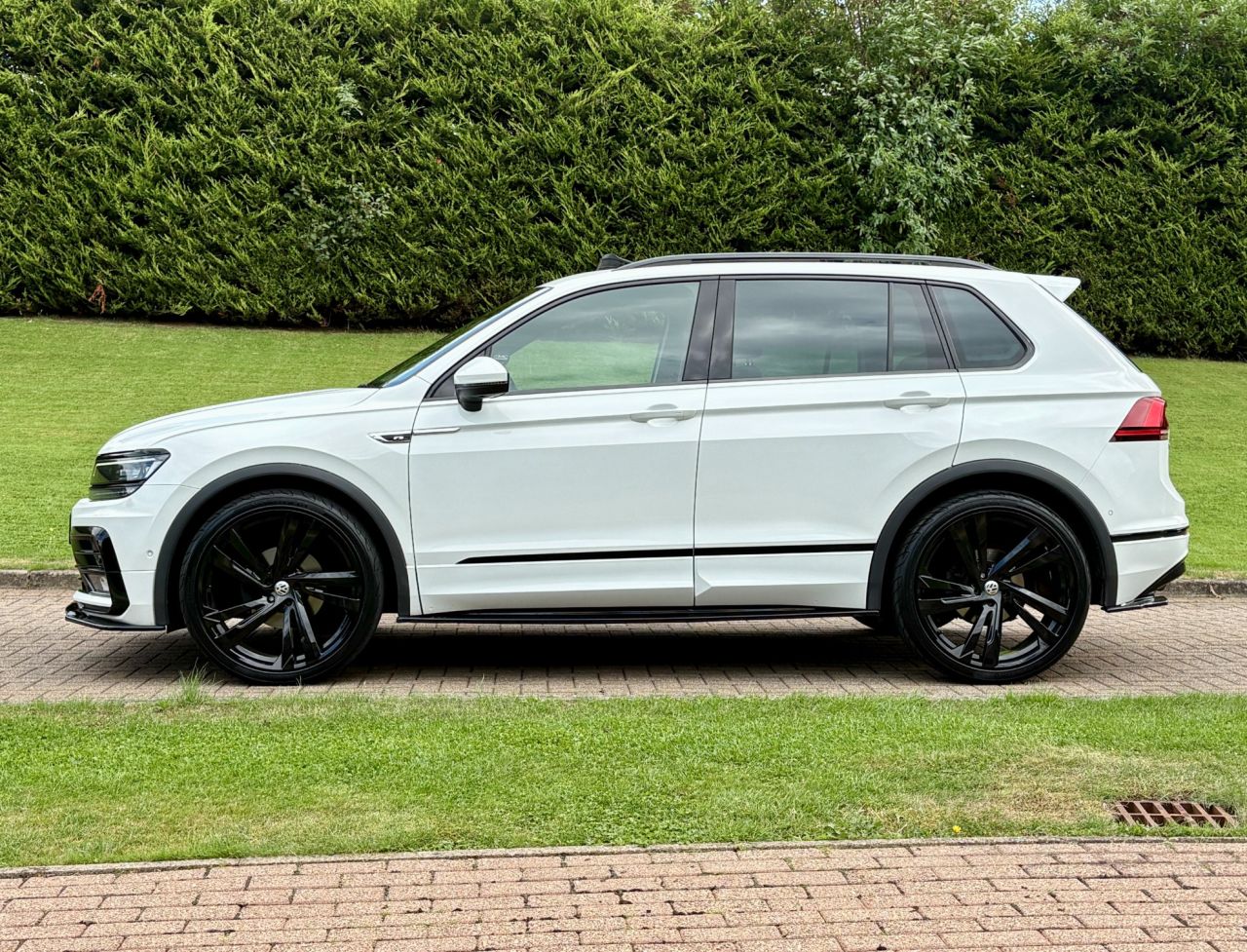 2020 VOLKSWAGEN TIGUAN 2.0 TDI R-Line Tech SUV 5dr Diesel DSG 4Motion Euro 6 (s/s) (150 ps) - vehicle photo 8 for sale on PureCar