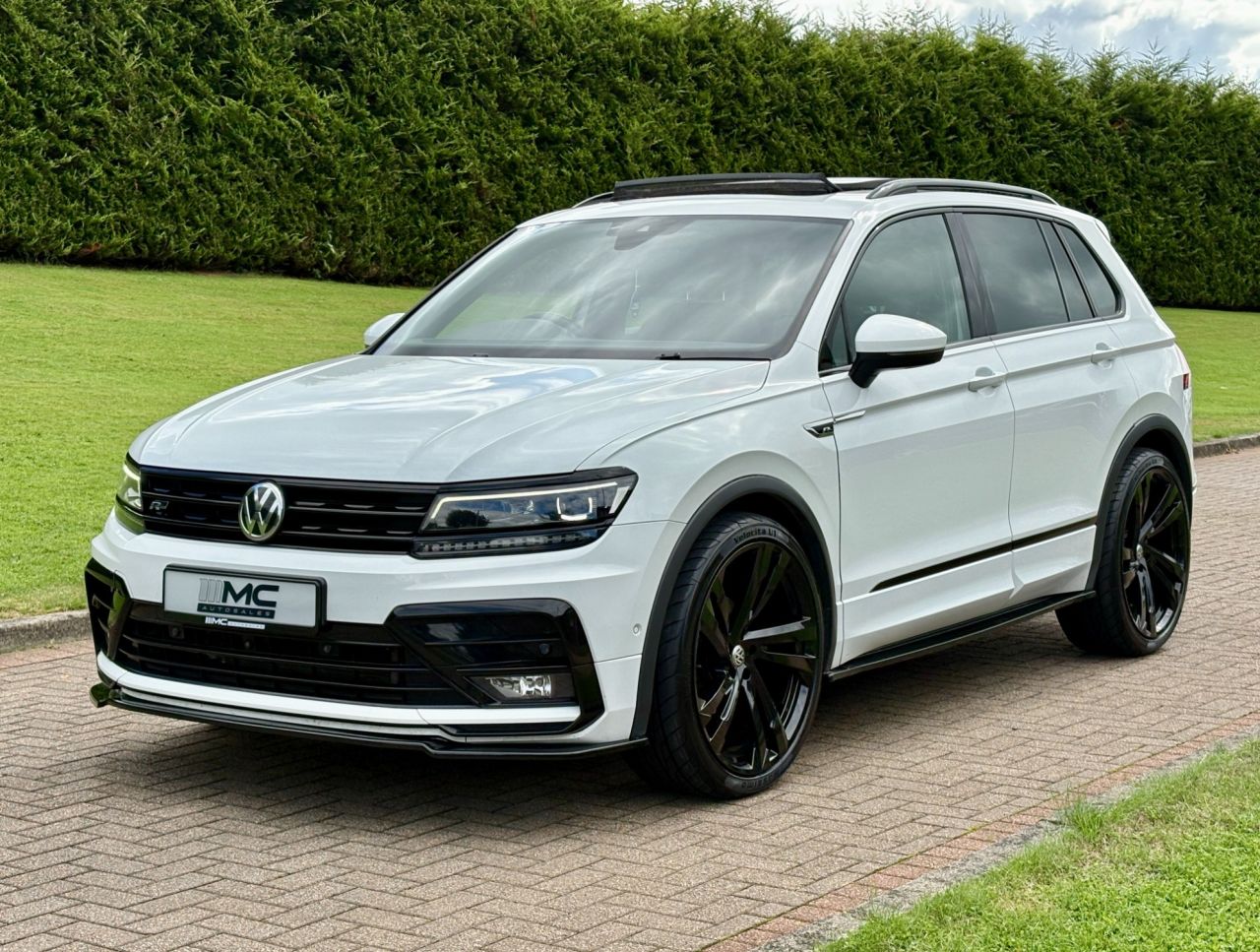 2020 VOLKSWAGEN TIGUAN 2.0 TDI R-Line Tech SUV 5dr Diesel DSG 4Motion Euro 6 (s/s) (150 ps) - vehicle photo 2 for sale on PureCar