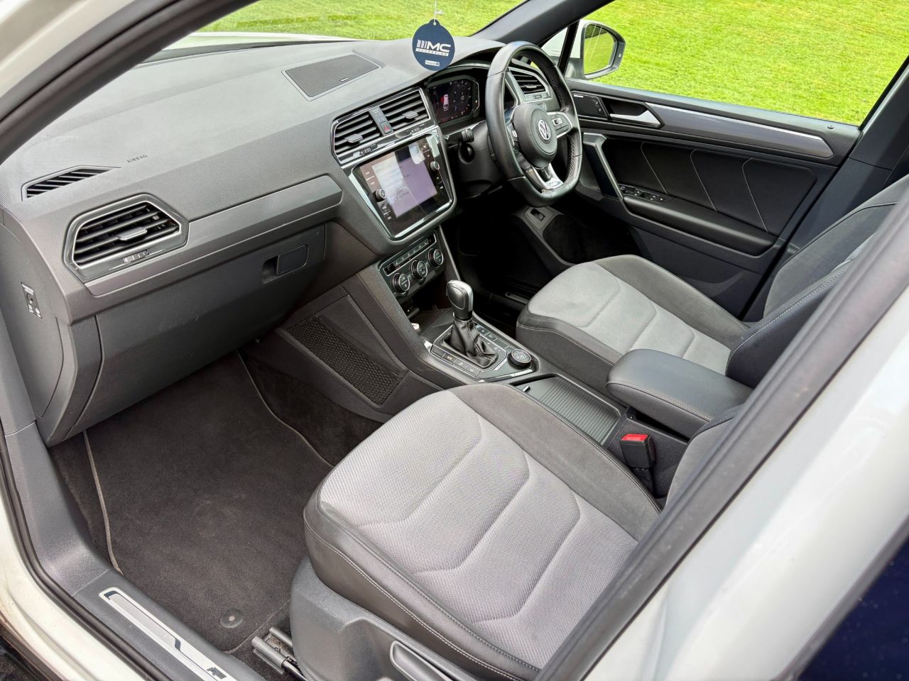 2020 VOLKSWAGEN TIGUAN 2.0 TDI R-Line Tech SUV 5dr Diesel DSG 4Motion Euro 6 (s/s) (150 ps) - vehicle photo 11 for sale on PureCar