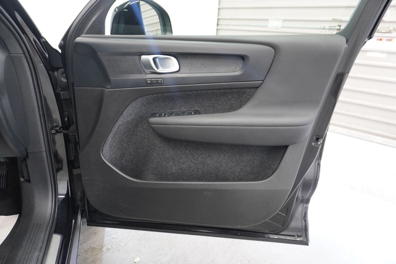 2023 VOLVO XC40 Recharge 69kWh Plus SUV 5dr Electric Auto (231 ps) - vehicle photo 23 for sale on PureCar