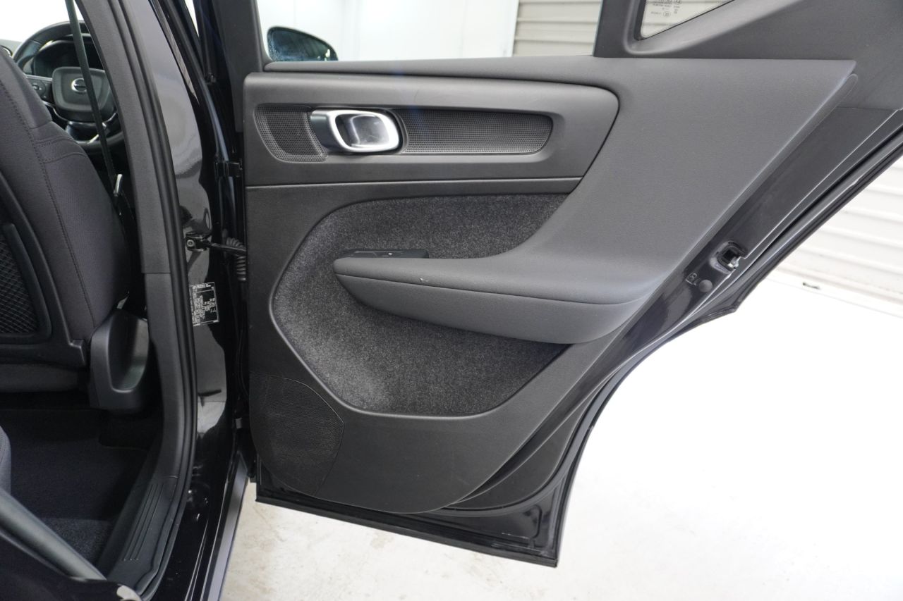 2023 VOLVO XC40 Recharge 69kWh Plus SUV 5dr Electric Auto (231 ps) - vehicle photo 30 for sale on PureCar