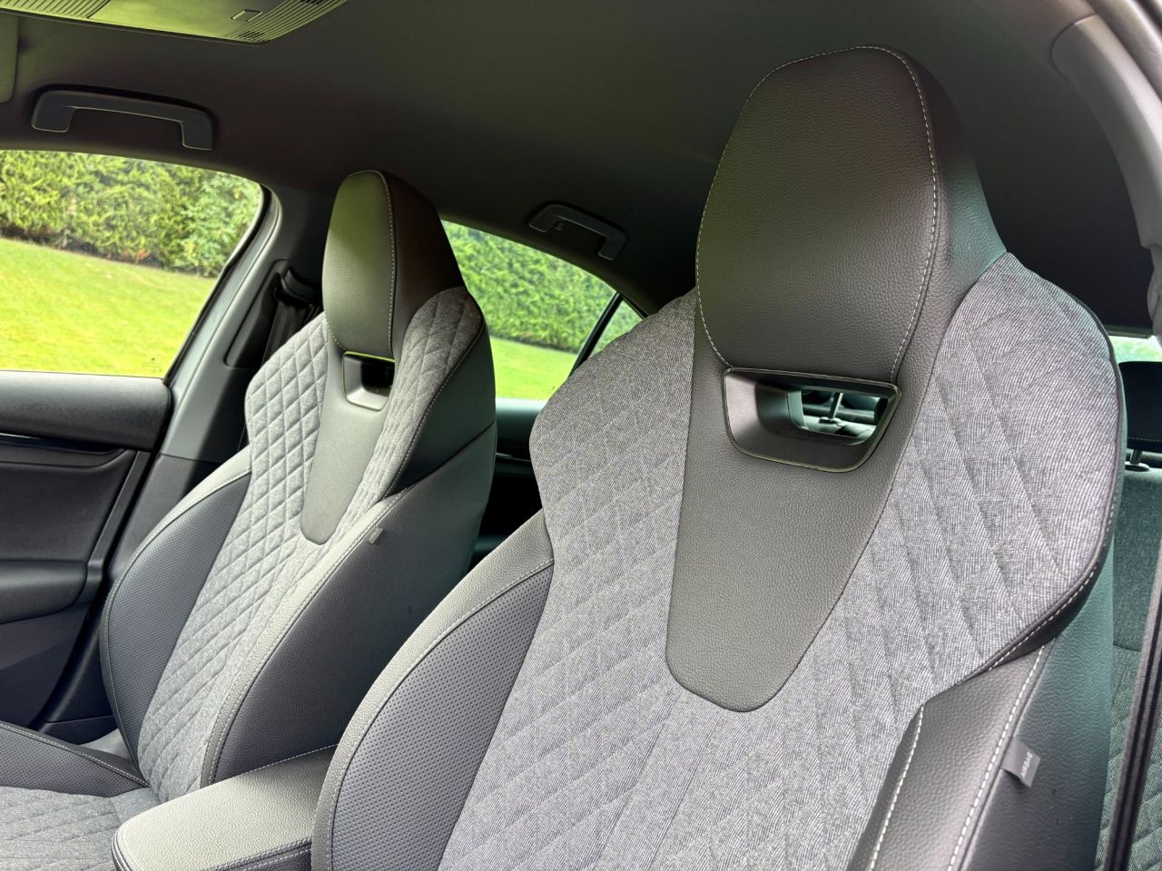 2025 SKODA OCTAVIA 2.0 TDI SportLine Hatchback 5dr Diesel DSG Euro 6 (s/s) (150 ps) - vehicle photo 12 for sale on PureCar