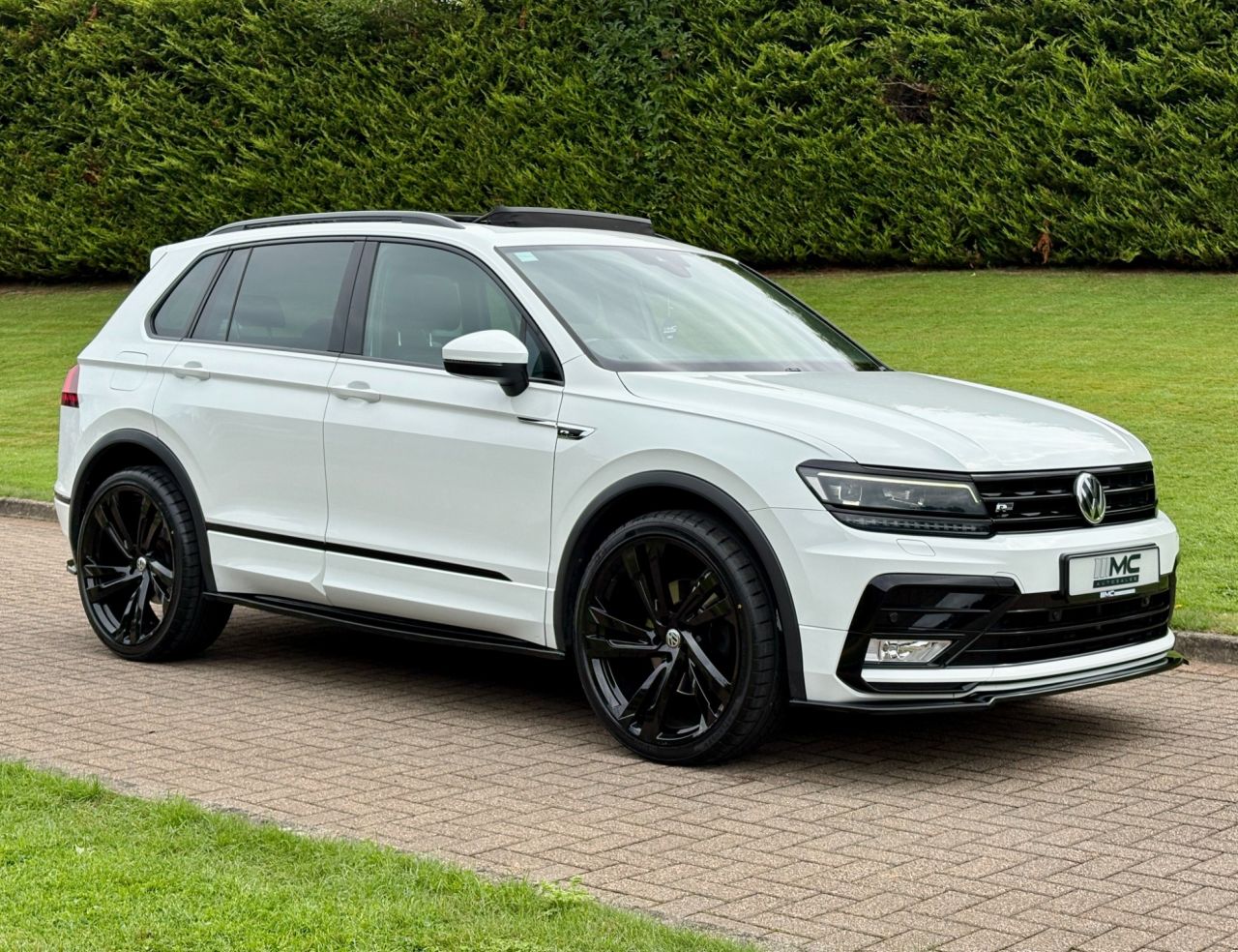 2017 VOLKSWAGEN TIGUAN 2.0 BiTDI BlueMotion Tech R-Line SUV 5dr Diesel DSG 4Motion Euro 6 (s/s) (2 - vehicle photo 5 for sale on PureCar