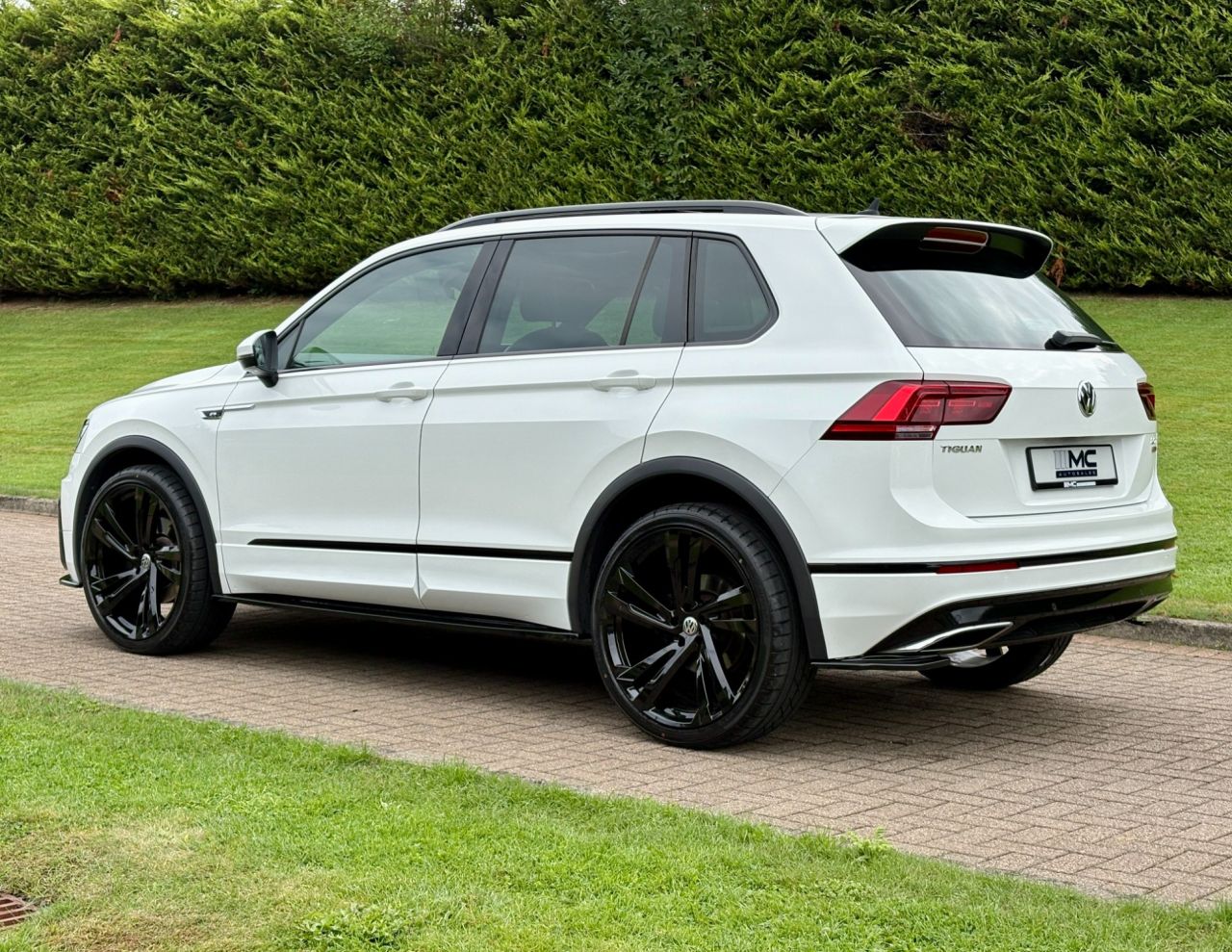 2017 VOLKSWAGEN TIGUAN 2.0 BiTDI BlueMotion Tech R-Line SUV 5dr Diesel DSG 4Motion Euro 6 (s/s) (2 - vehicle photo 6 for sale on PureCar
