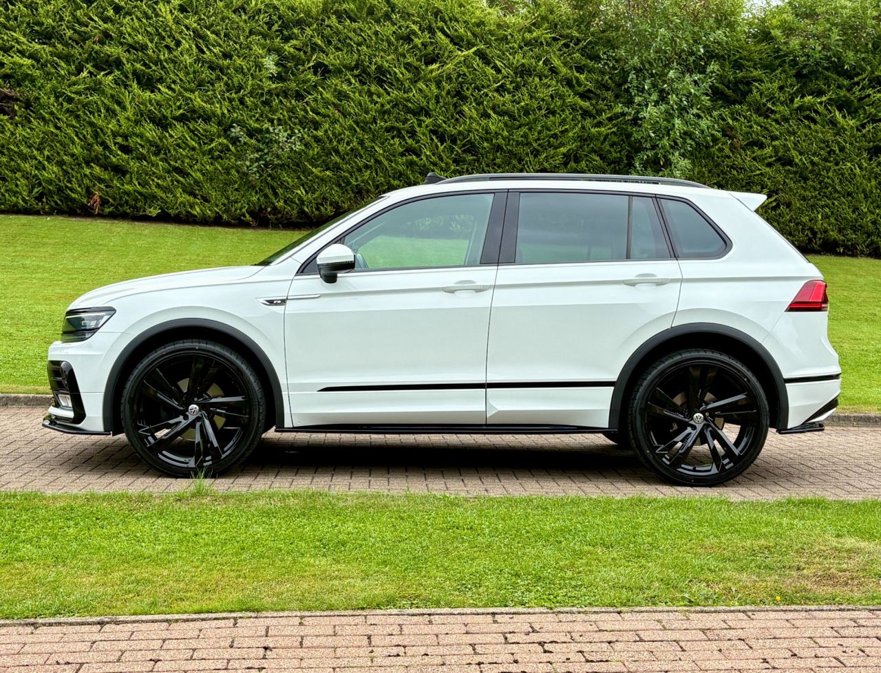 2017 VOLKSWAGEN TIGUAN 2.0 BiTDI BlueMotion Tech R-Line SUV 5dr Diesel DSG 4Motion Euro 6 (s/s) (2 - vehicle photo 8 for sale on PureCar