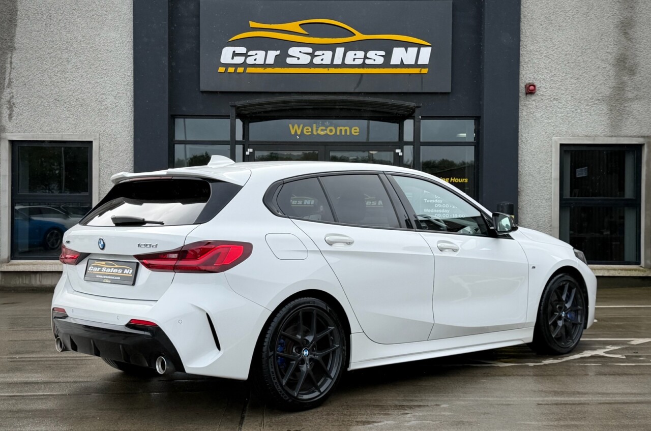 2020 BMW 1 SERIES 2.0 120d M Sport Hatchback 5dr Diesel Auto xDrive Euro 6 (s/s) (190 ps) - vehicle photo 3 for sale on PureCar