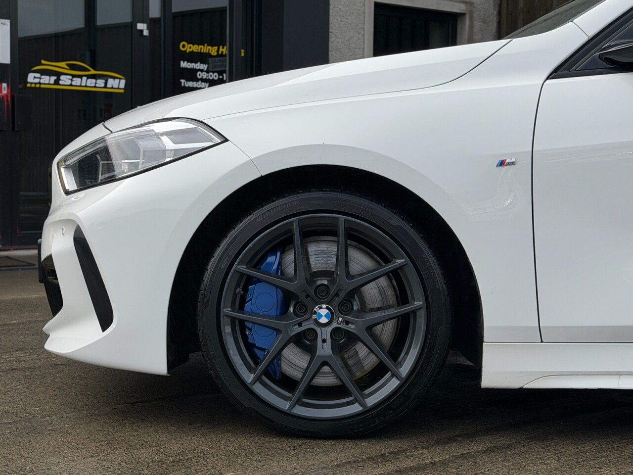 2020 BMW 1 SERIES 2.0 120d M Sport Hatchback 5dr Diesel Auto xDrive Euro 6 (s/s) (190 ps) - vehicle photo 6 for sale on PureCar