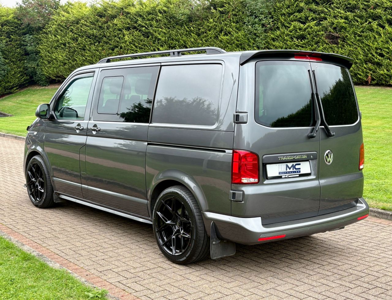 2022 VOLKSWAGEN TRANSPORTER 2.0 TDI T30 Highline Kombi Double Cab 5dr Diesel DSG FWD SWB Euro 6 (s/s) ( - vehicle photo 4 for sale on PureCar