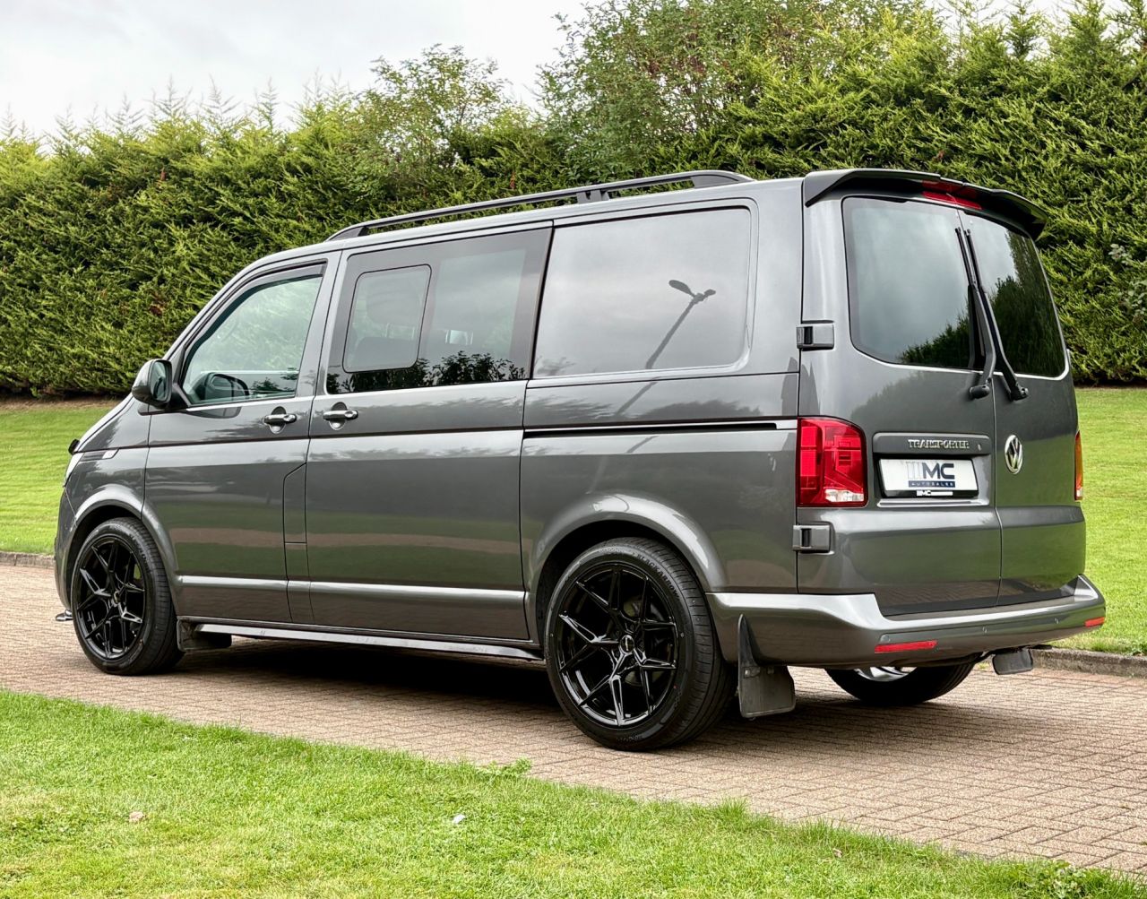 2022 VOLKSWAGEN TRANSPORTER 2.0 TDI T30 Highline Kombi Double Cab 5dr Diesel DSG FWD SWB Euro 6 (s/s) ( - vehicle photo 6 for sale on PureCar