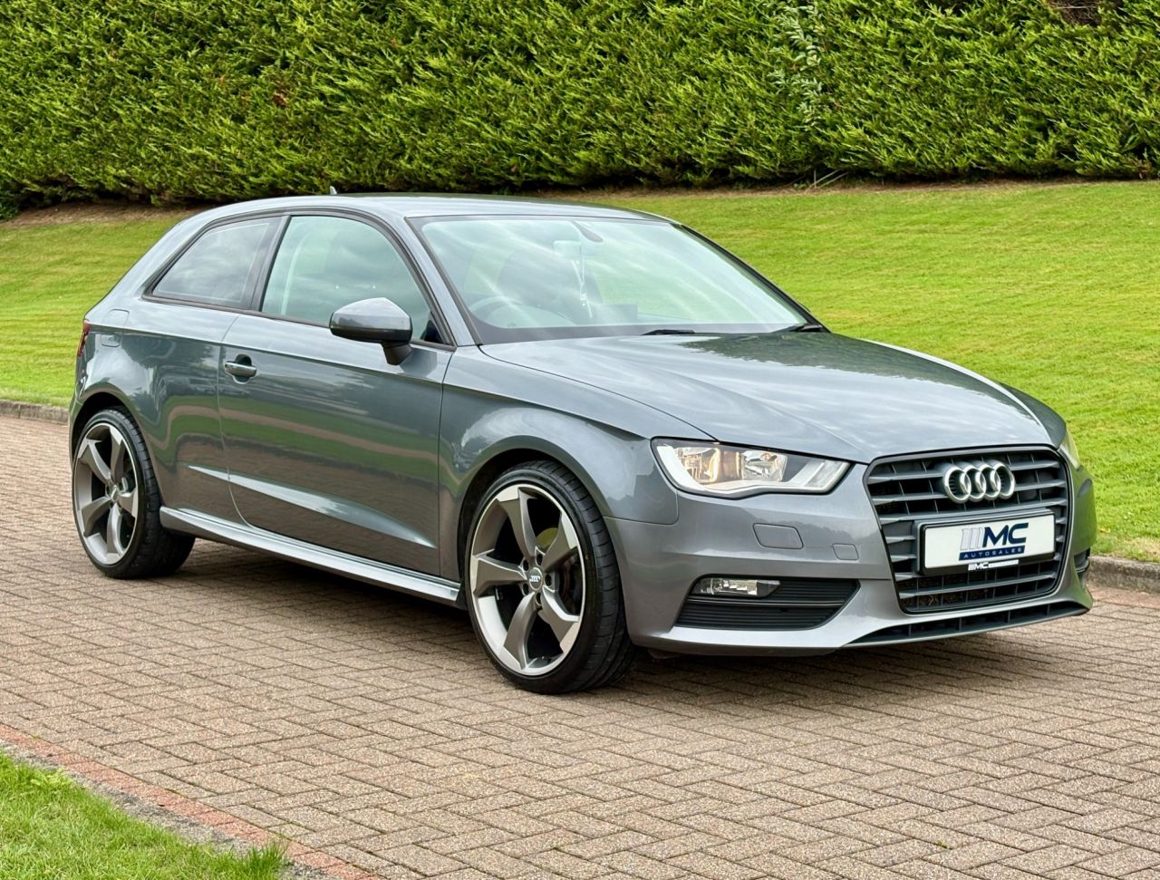 2016 AUDI A3 1.6 TDI ultra SE Technik Hatchback 3dr Diesel Manual Euro 6 (s/s) (110 ps) - vehicle photo 1 for sale on PureCar