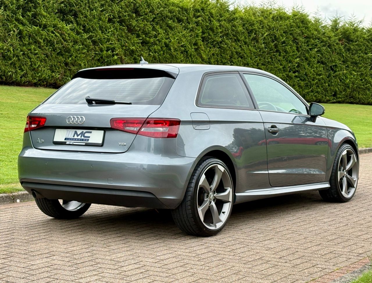 2016 AUDI A3 1.6 TDI ultra SE Technik Hatchback 3dr Diesel Manual Euro 6 (s/s) (110 ps) - vehicle photo 3 for sale on PureCar