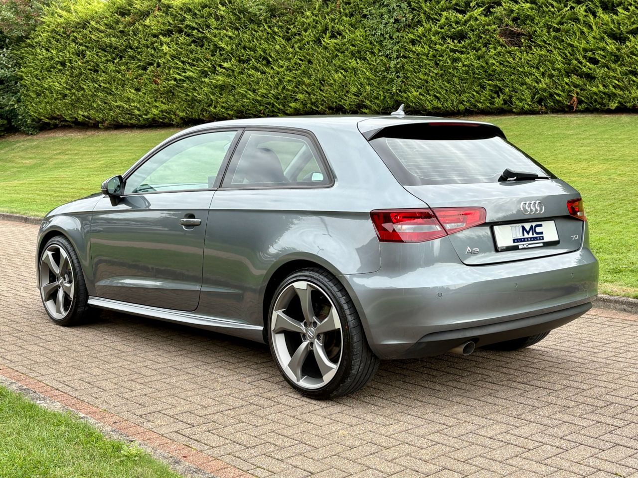 2016 AUDI A3 1.6 TDI ultra SE Technik Hatchback 3dr Diesel Manual Euro 6 (s/s) (110 ps) - vehicle photo 4 for sale on PureCar