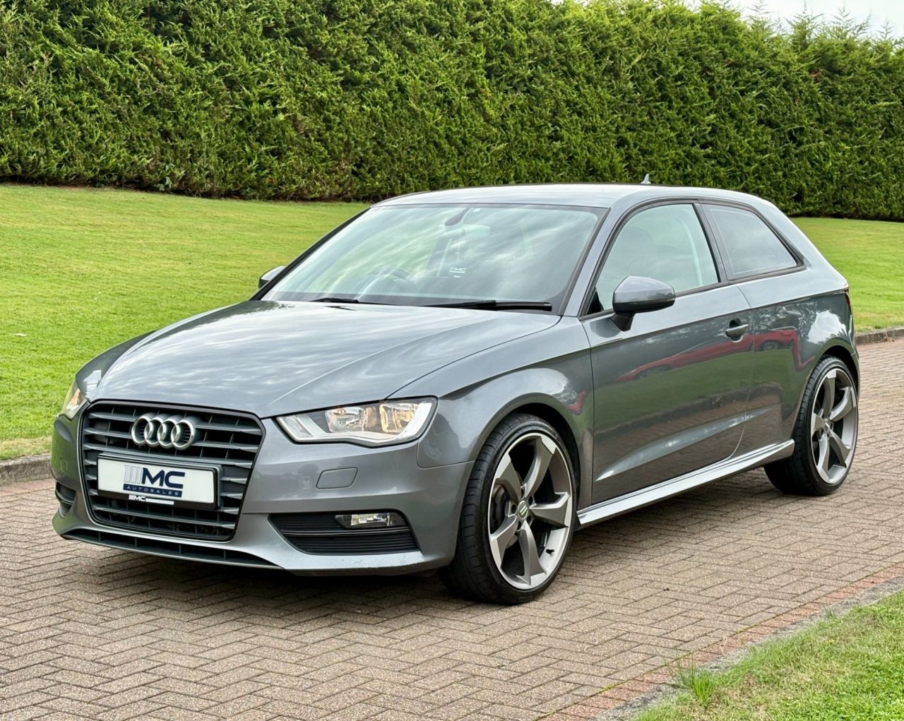 2016 AUDI A3 1.6 TDI ultra SE Technik Hatchback 3dr Diesel Manual Euro 6 (s/s) (110 ps) - vehicle photo 2 for sale on PureCar