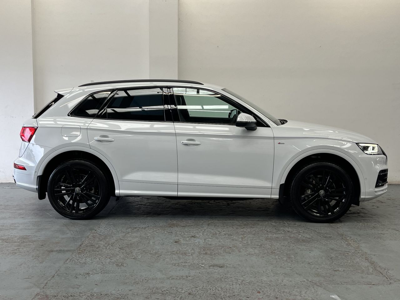 2019 AUDI Q5 S Line - vehicle photo 3 for sale on PureCar