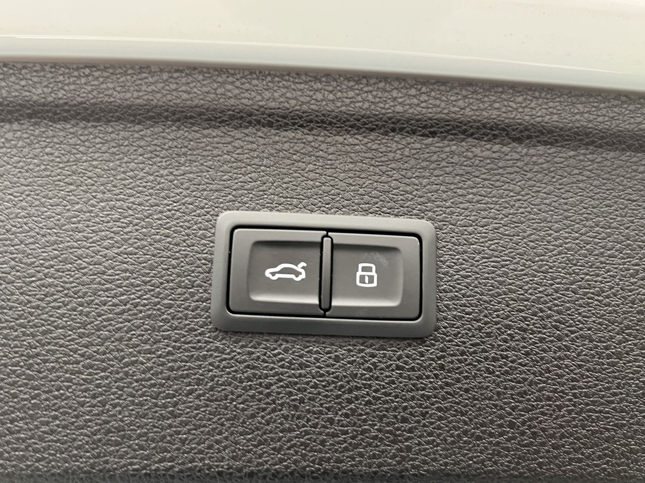 2019 AUDI Q5 S Line - vehicle photo 12 for sale on PureCar