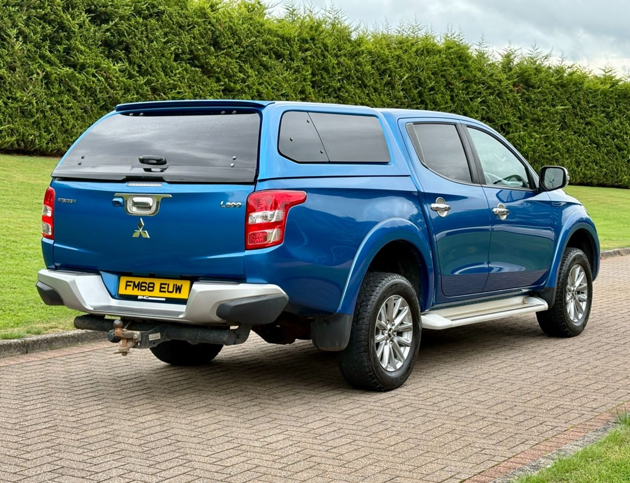 2019 MITSUBISHI L200 2.4 DI-D DC Barbarian Pickup Double Cab 4dr Diesel Auto 4WD Euro 6 (178 ps) - vehicle photo 3 for sale on PureCar