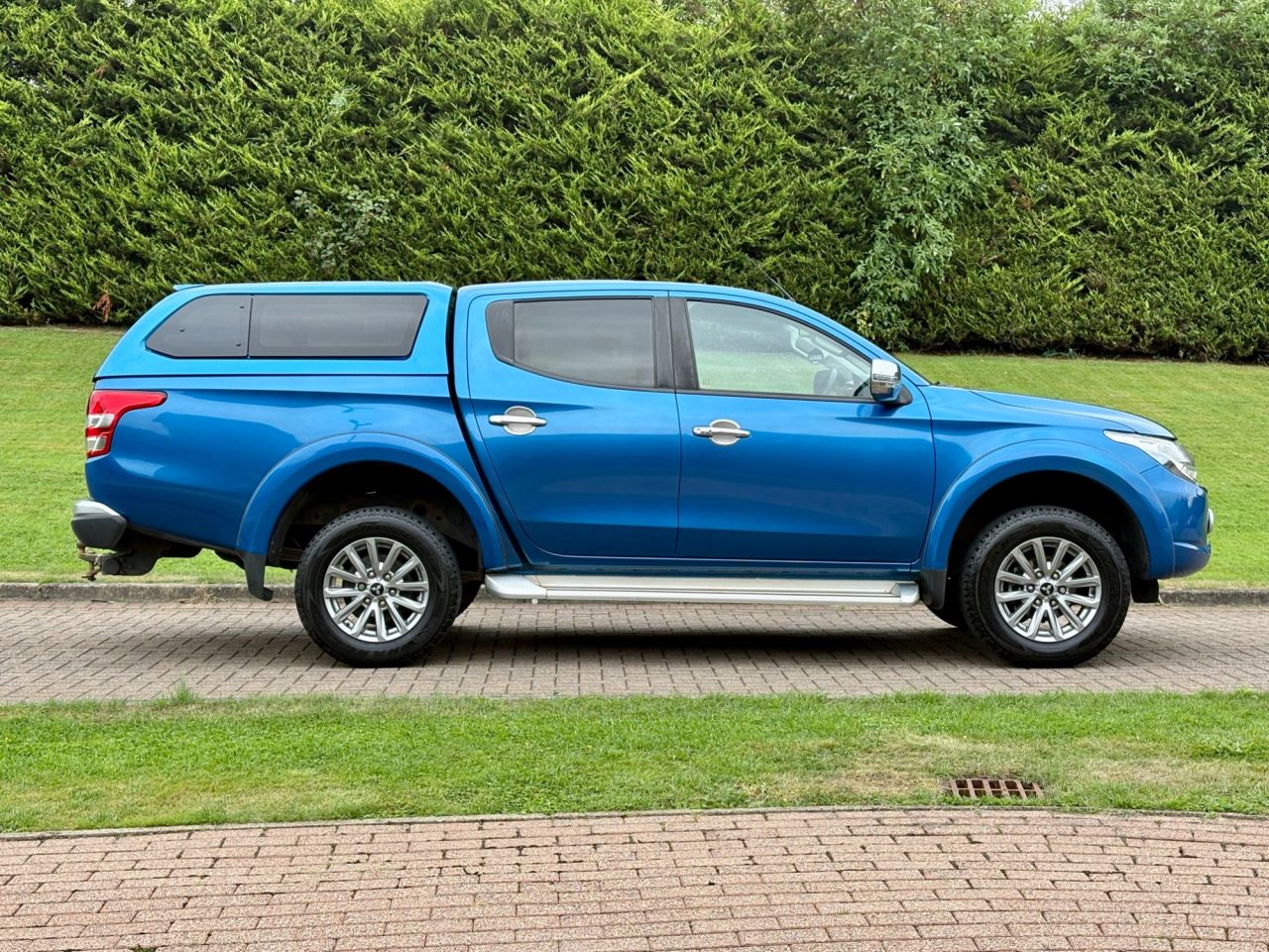 2019 MITSUBISHI L200 2.4 DI-D DC Barbarian Pickup Double Cab 4dr Diesel Auto 4WD Euro 6 (178 ps) - vehicle photo 7 for sale on PureCar