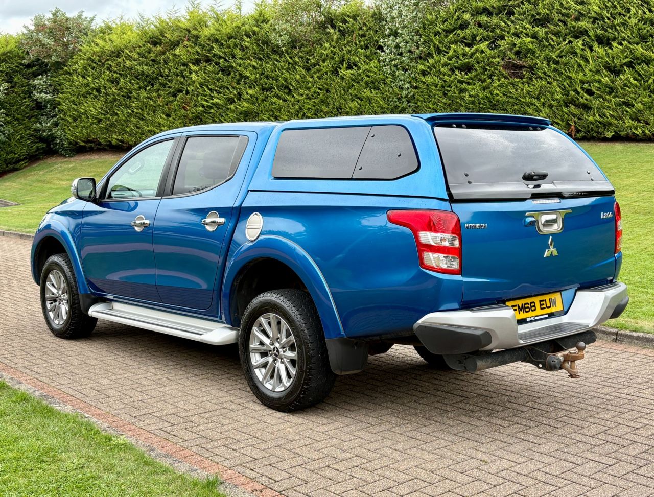 2019 MITSUBISHI L200 2.4 DI-D DC Barbarian Pickup Double Cab 4dr Diesel Auto 4WD Euro 6 (178 ps) - vehicle photo 4 for sale on PureCar