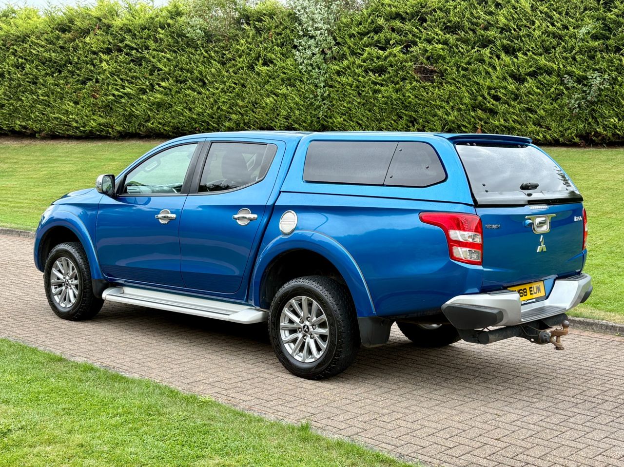 2019 MITSUBISHI L200 2.4 DI-D DC Barbarian Pickup Double Cab 4dr Diesel Auto 4WD Euro 6 (178 ps) - vehicle photo 5 for sale on PureCar