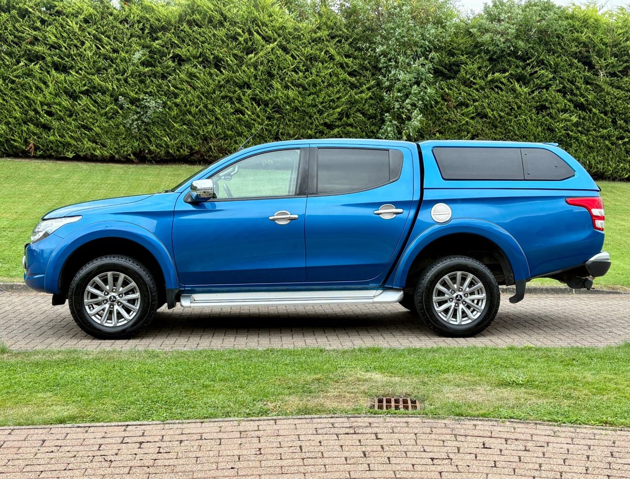 2019 MITSUBISHI L200 2.4 DI-D DC Barbarian Pickup Double Cab 4dr Diesel Auto 4WD Euro 6 (178 ps) - vehicle photo 8 for sale on PureCar