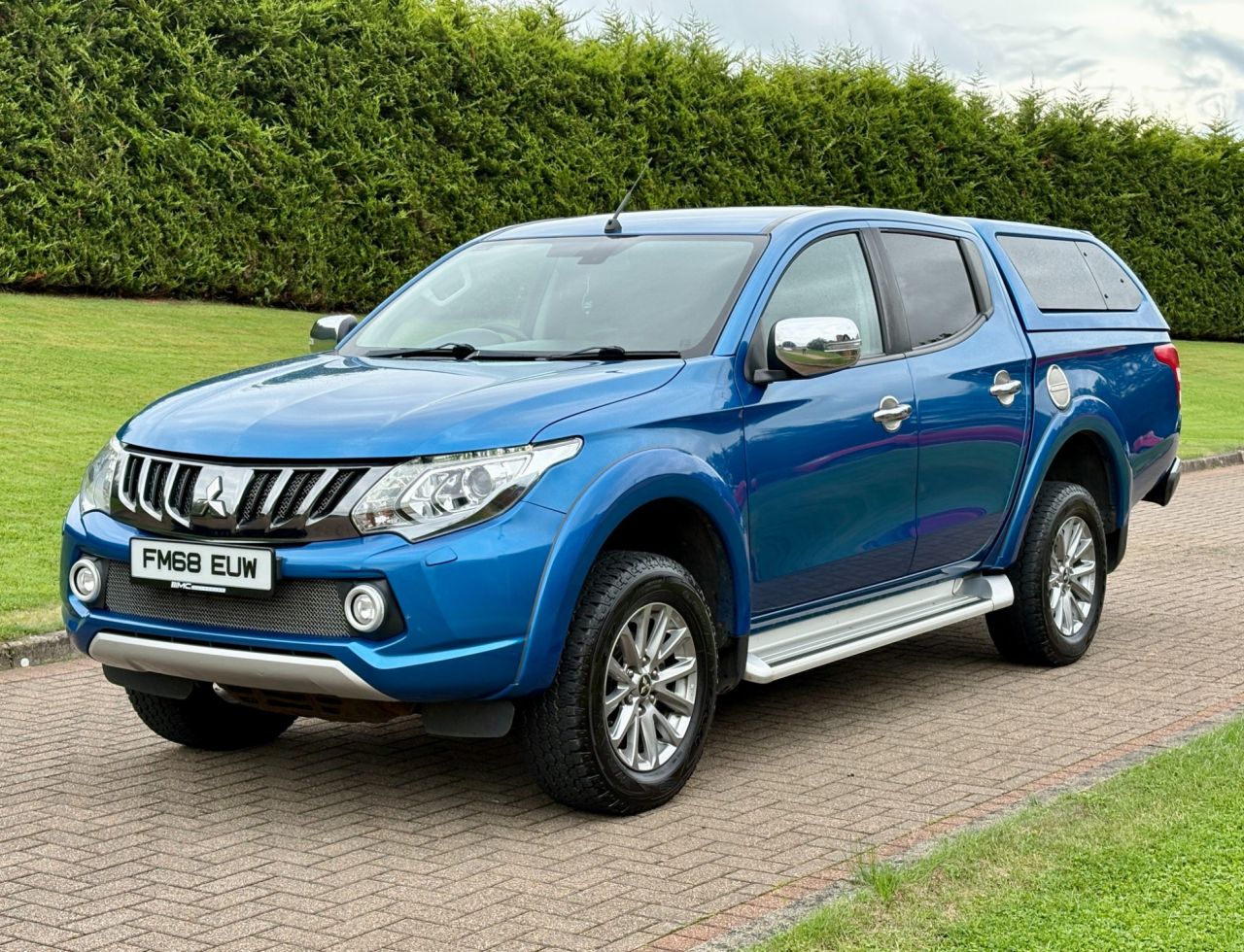 2019 MITSUBISHI L200 2.4 DI-D DC Barbarian Pickup Double Cab 4dr Diesel Auto 4WD Euro 6 (178 ps) - vehicle photo 2 for sale on PureCar
