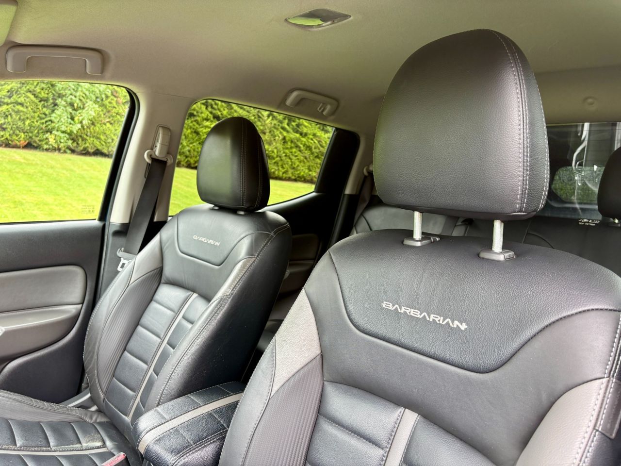2019 MITSUBISHI L200 2.4 DI-D DC Barbarian Pickup Double Cab 4dr Diesel Auto 4WD Euro 6 (178 ps) - vehicle photo 12 for sale on PureCar