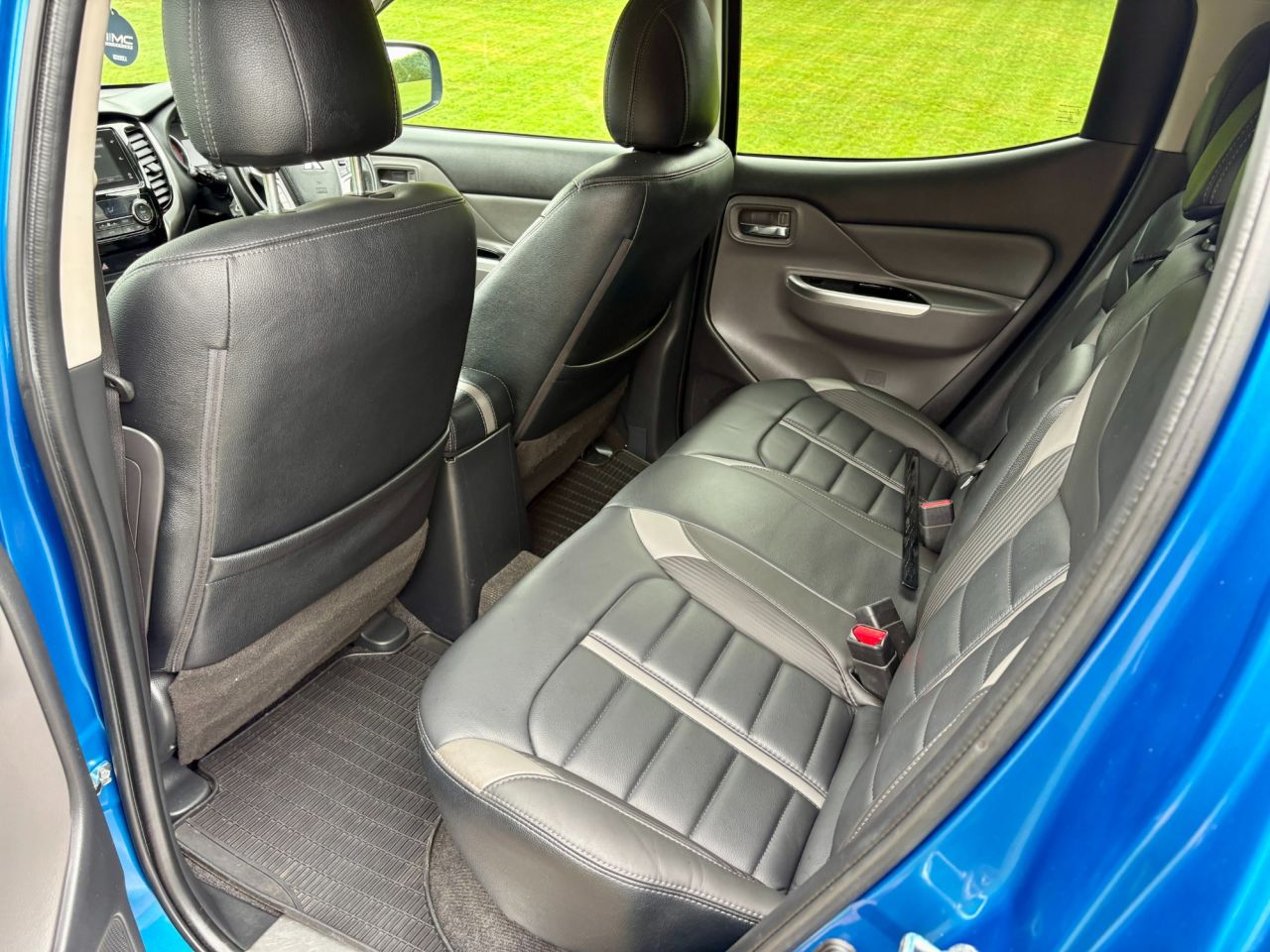 2019 MITSUBISHI L200 2.4 DI-D DC Barbarian Pickup Double Cab 4dr Diesel Auto 4WD Euro 6 (178 ps) - vehicle photo 13 for sale on PureCar