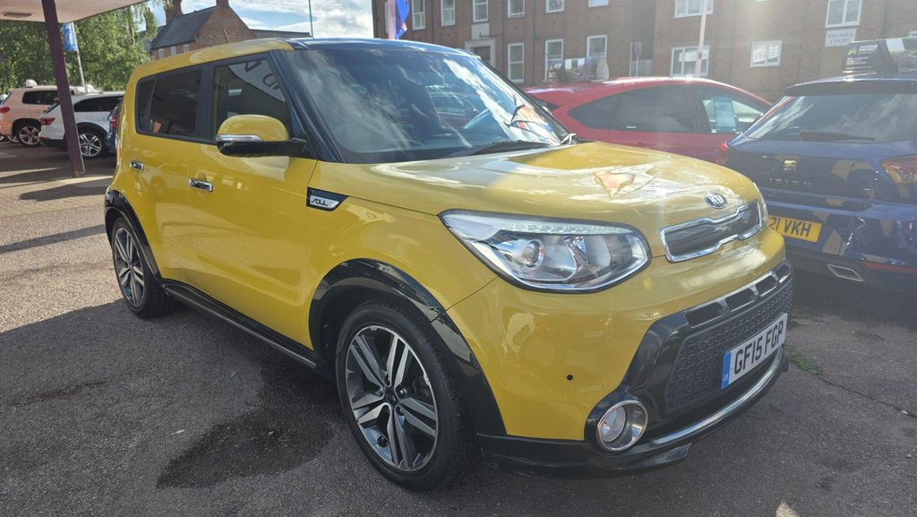 Yellow 2015 Kia Soul Hatchback Front-wheel drive Manual