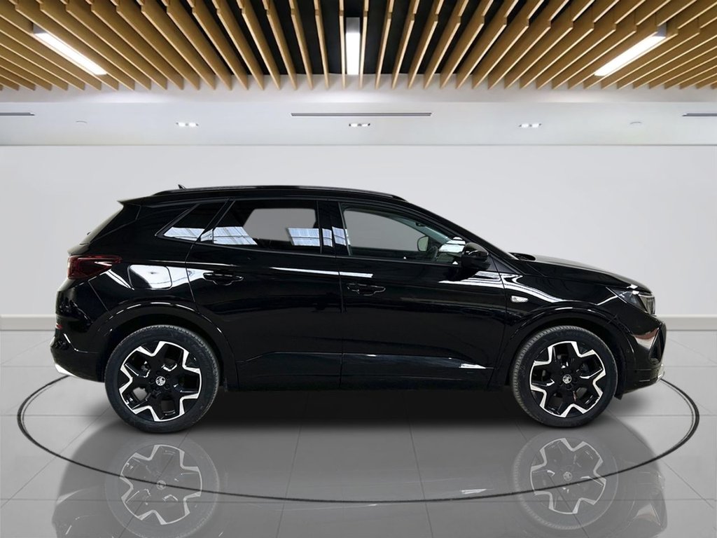 2024 Vauxhall Grandland — image 4