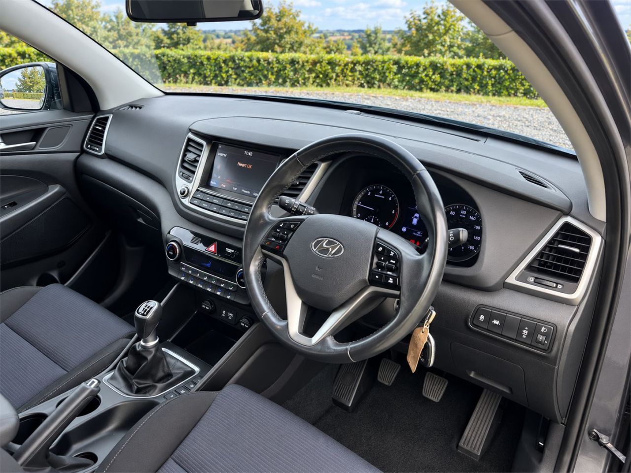 2018 HYUNDAI TUCSON 1.7 CRDi Blue Drive SE Nav SUV 5dr Diesel Manual Euro 6 (s/s) (116 ps) - vehicle photo 2 for sale on PureCar