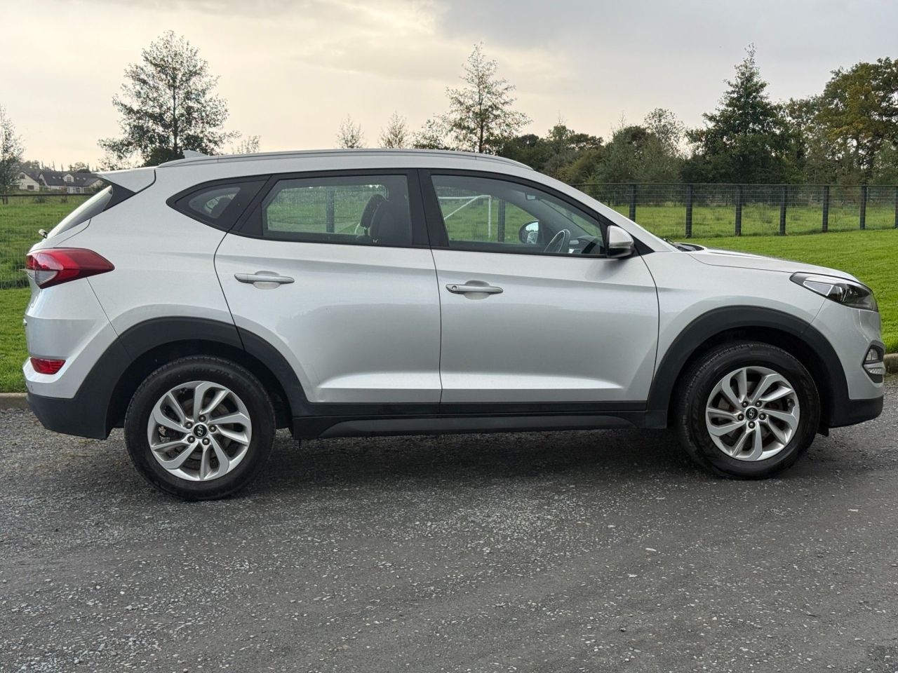 2017 HYUNDAI TUCSON 1.6 GDi Blue Drive SE Nav SUV 5dr Petrol Manual Euro 6 (s/s) (132 ps) - vehicle photo 9 for sale on PureCar