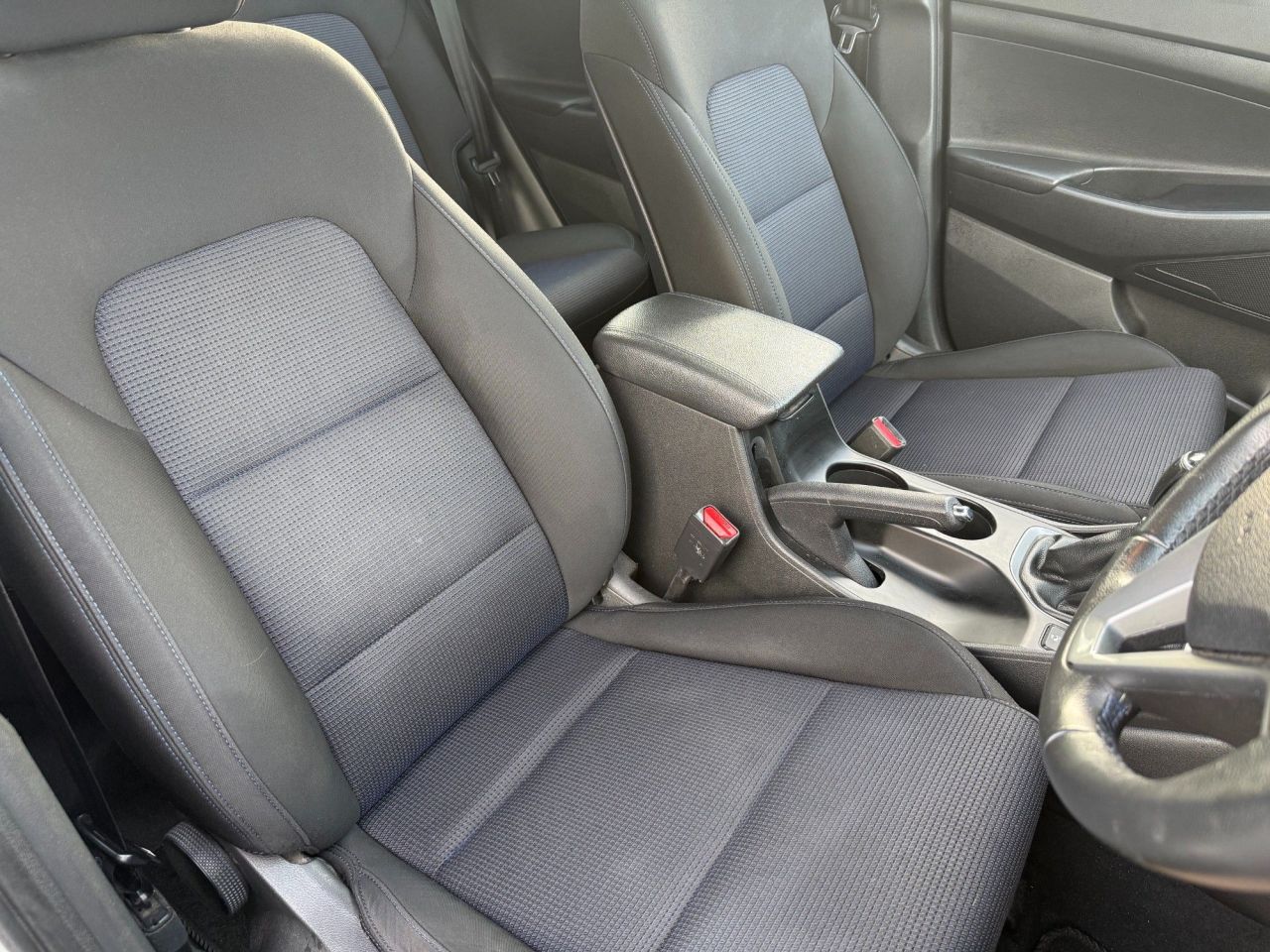 2017 HYUNDAI TUCSON 1.6 GDi Blue Drive SE Nav SUV 5dr Petrol Manual Euro 6 (s/s) (132 ps) - vehicle photo 6 for sale on PureCar